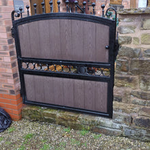 Load image into Gallery viewer, BRAND NEW Swan neck Shape Curve top iron and composite Gates With circles railheads