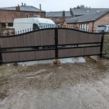 Load image into Gallery viewer, BRAND NEW Swan neck Shape Curve top iron and composite Gates With circles railheads