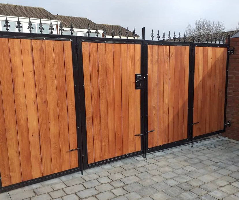 NEW bi folding gate with timber straight top